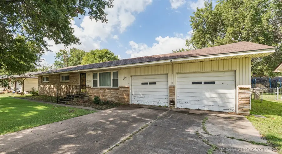 617 S Thompson Street, Vinita, OK 74301 - Image #2
