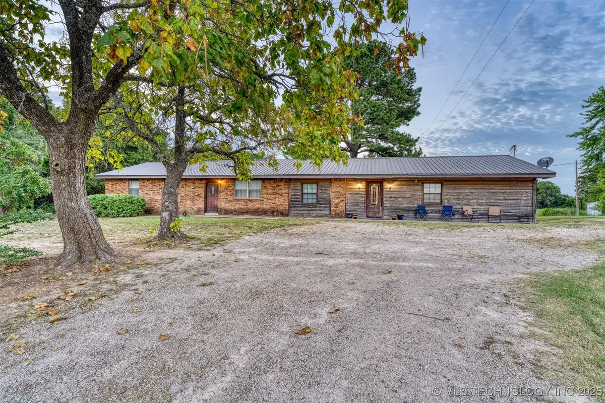 8248 E 122nd Road, Wetumka, OK 74883 - Image #1