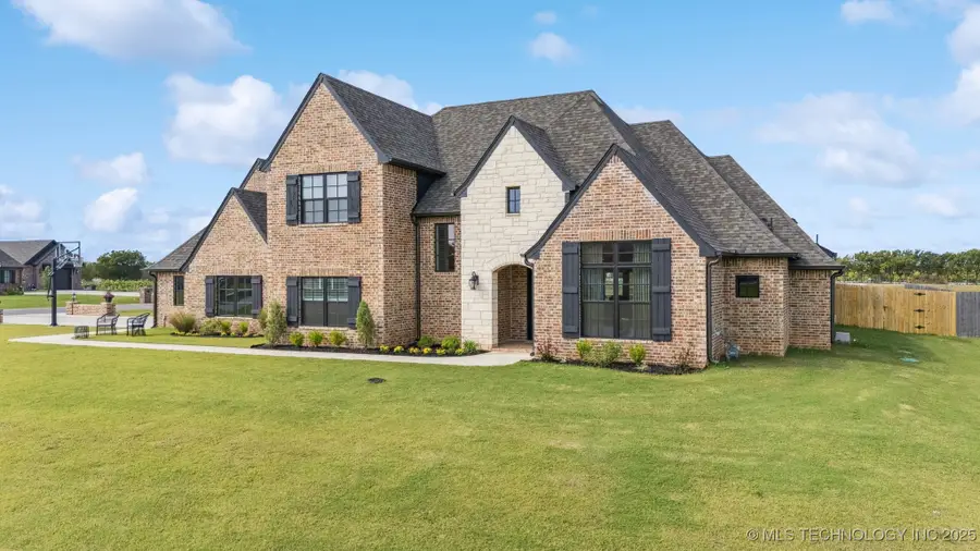 4135 E 179th Street S, Bixby, OK 74008 - Image #2