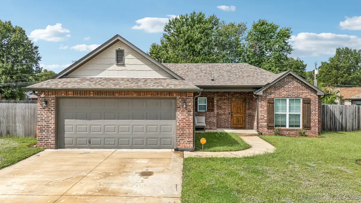 1136 S Javine Avenue, Skiatook, OK 74070 - Image #1