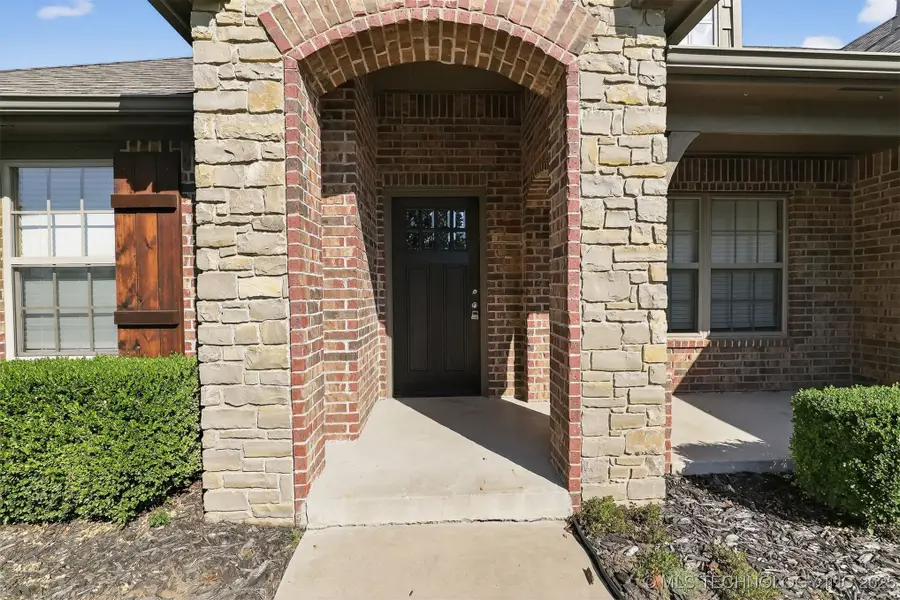 9307 N 95th Avenue E, Owasso, OK 74055 - Image #2
