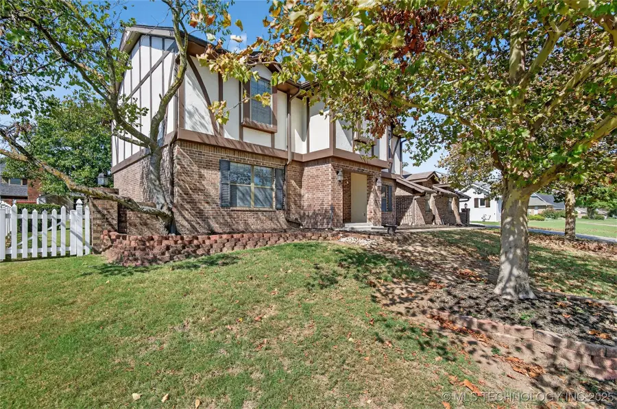 2925 Claremont Drive, Bartlesville, OK 74006 - Image #2