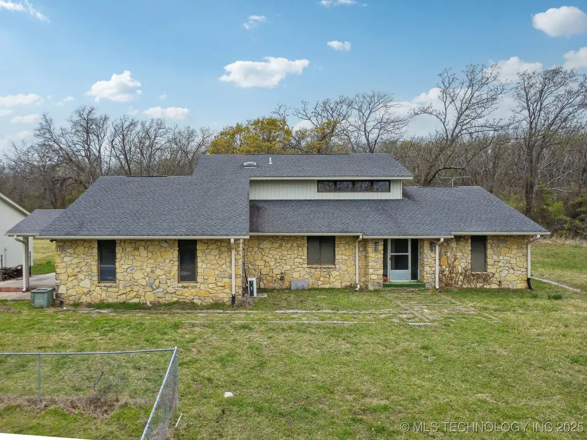 25777 S 220 Road, Henryetta, OK 74437 - #1