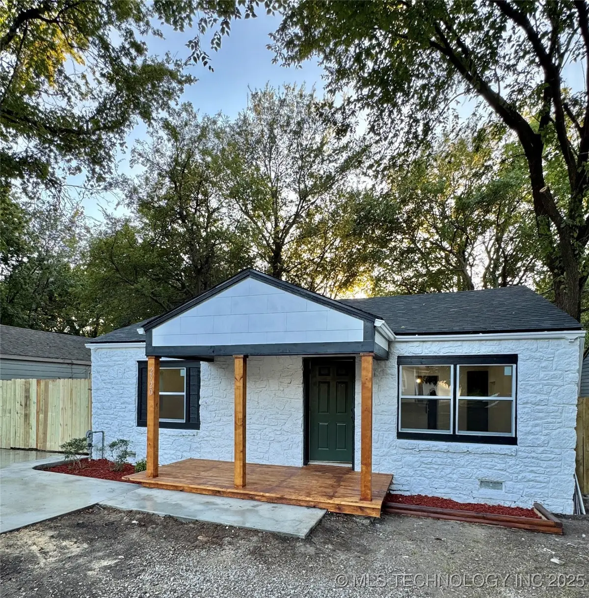 2520 N Madison Avenue, Tulsa, OK 74106 - Image #1