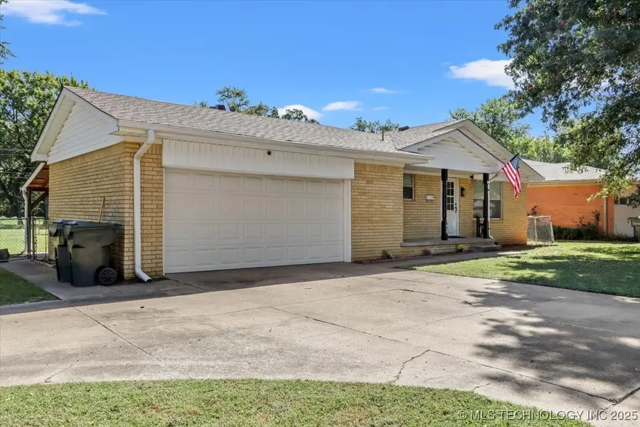 208 N Chambers Trail, Claremore, OK 74017 - Image #2