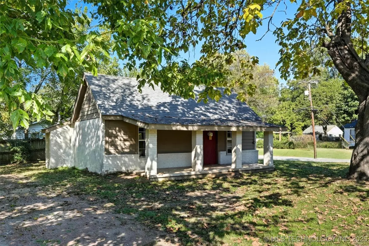 208 N Division Street, Coweta, OK 74429 - Image #1