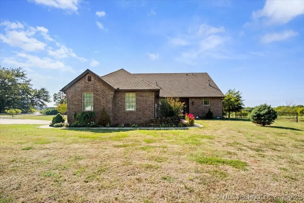 804 W Main Street N, Beggs, OK 74421 - Image #1