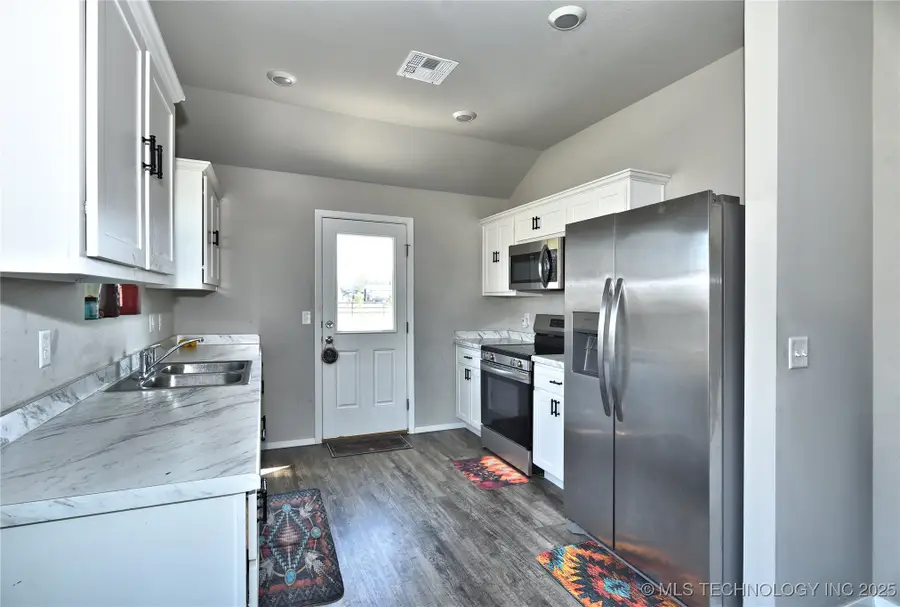 708 Redbud Avenue, Beggs, OK 74421 - Image #3