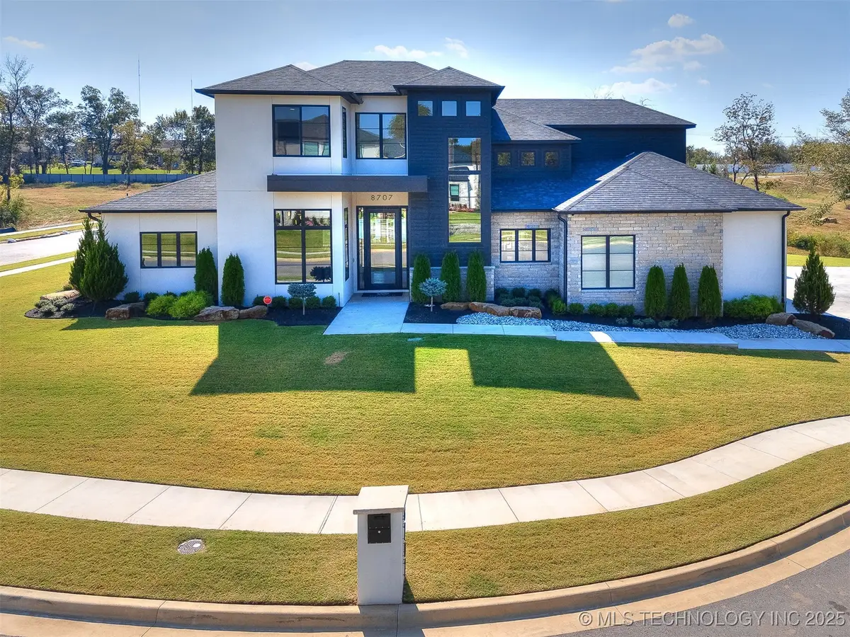 8707 E Elgin Street, Broken Arrow, OK 74014 - #1