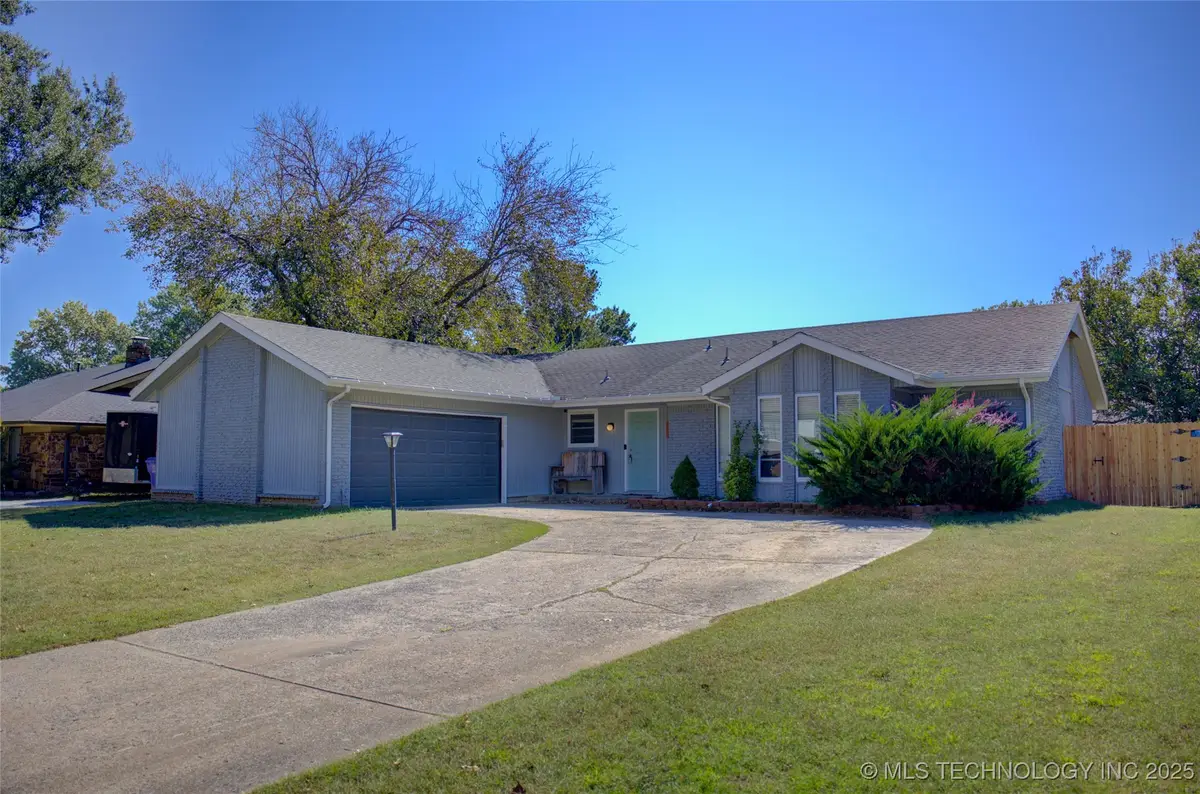 539 Meadowood Drive, Broken Arrow, OK 74011 - Image #1