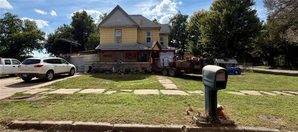 323 W Lincoln Avenue, Blackwell, OK 74631