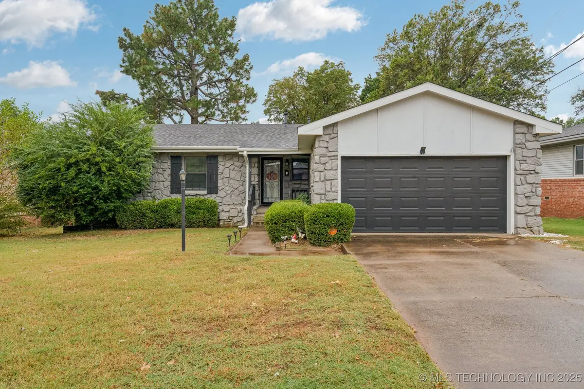 3 S Meadow Hill Drive, Bristow, OK 74010 - Image #1