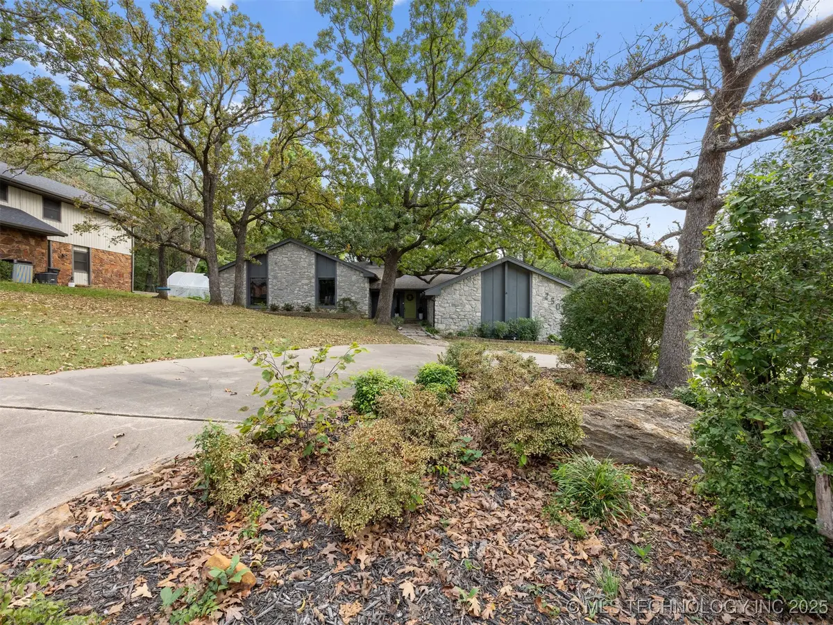 2501 Cherokee Hills Place, Bartlesville, OK 74006 - Image #1