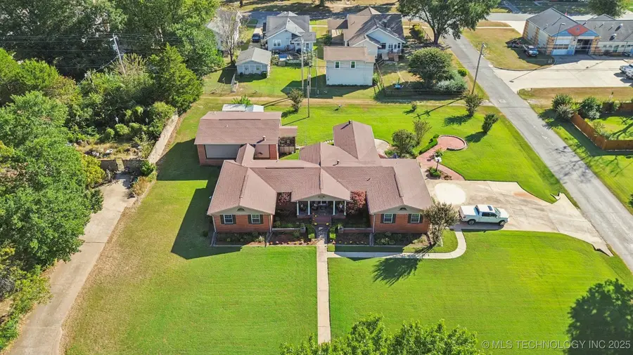 1300 E 7th Street, Okmulgee, OK 74447 - Image #3