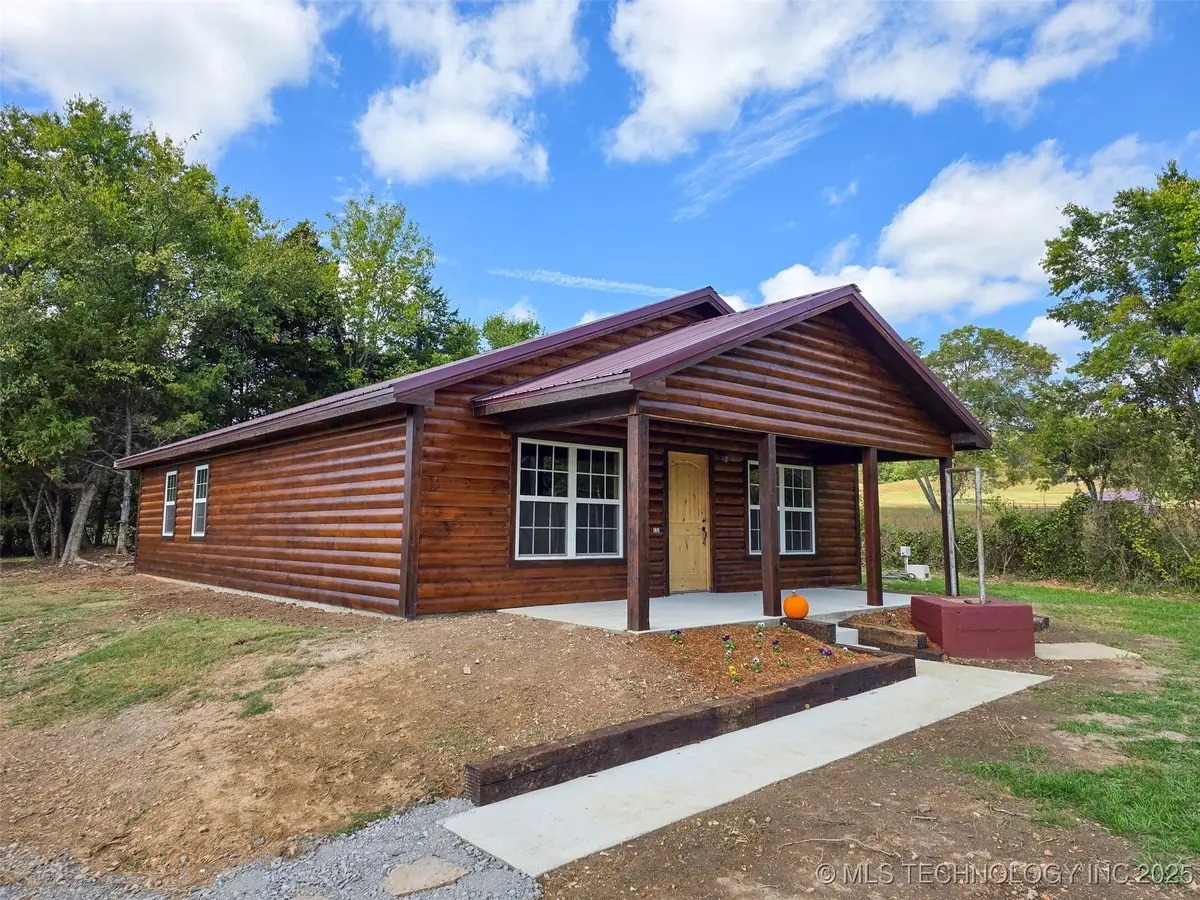 12990 W Killabrew Road, Hulbert, OK 74441 - Image #1