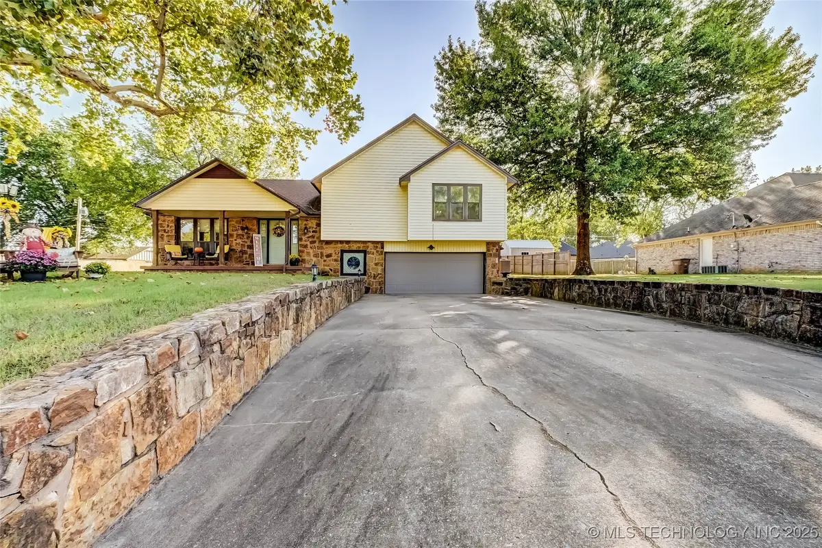 406 Mockingbird Lane, Wagoner, OK 74467 - Image #1