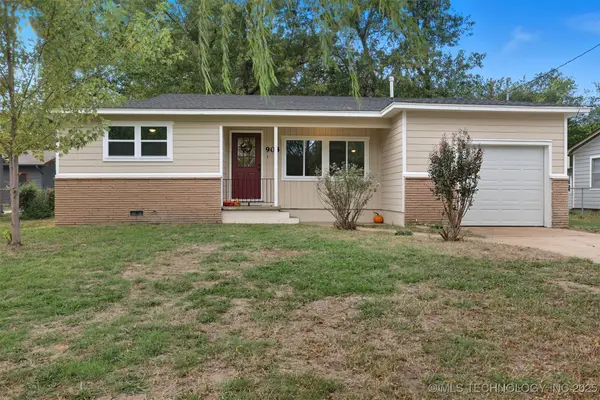 908 S Powell Avenue, Wagoner, OK 74467