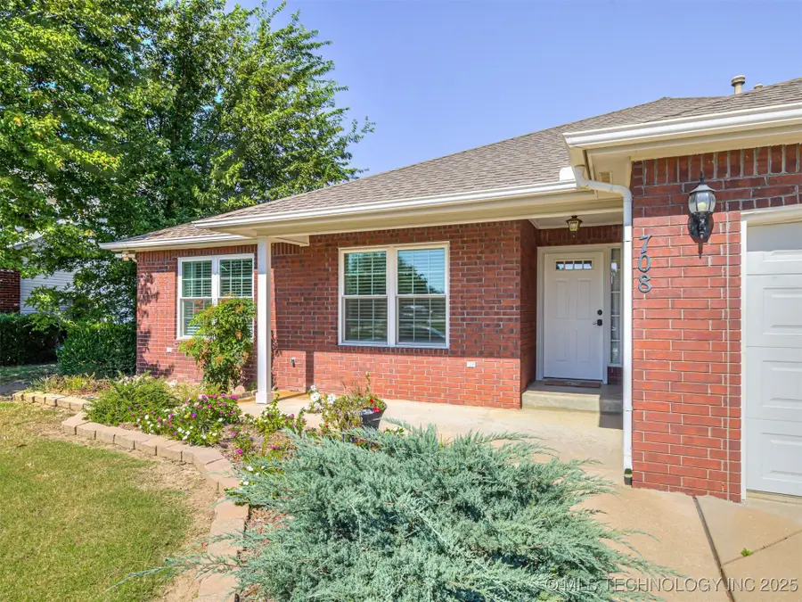708 E Kansas Street, Broken Arrow, OK 74012 - Image #2