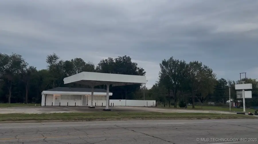 6735 N Peoria Avenue, Tulsa, OK 74126 - #2