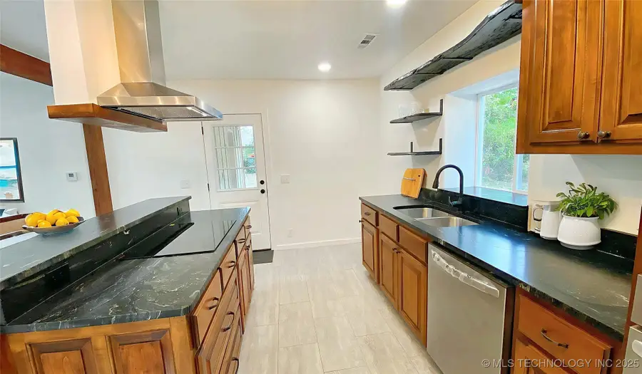 1309 S 3rd Street, Stilwell, OK 74960 - Image #3