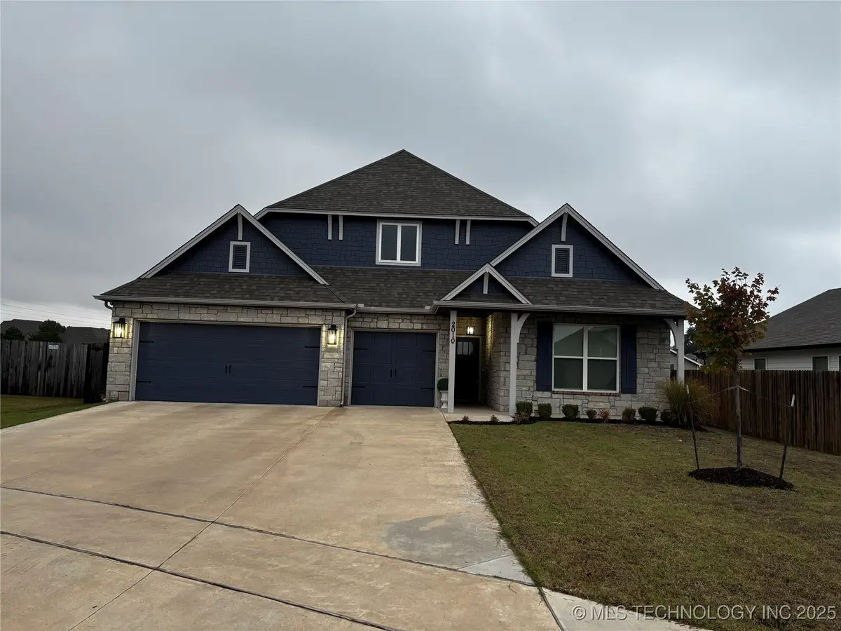 2010 W Fredericksburg Court, Broken Arrow, OK 74011 - Image #1