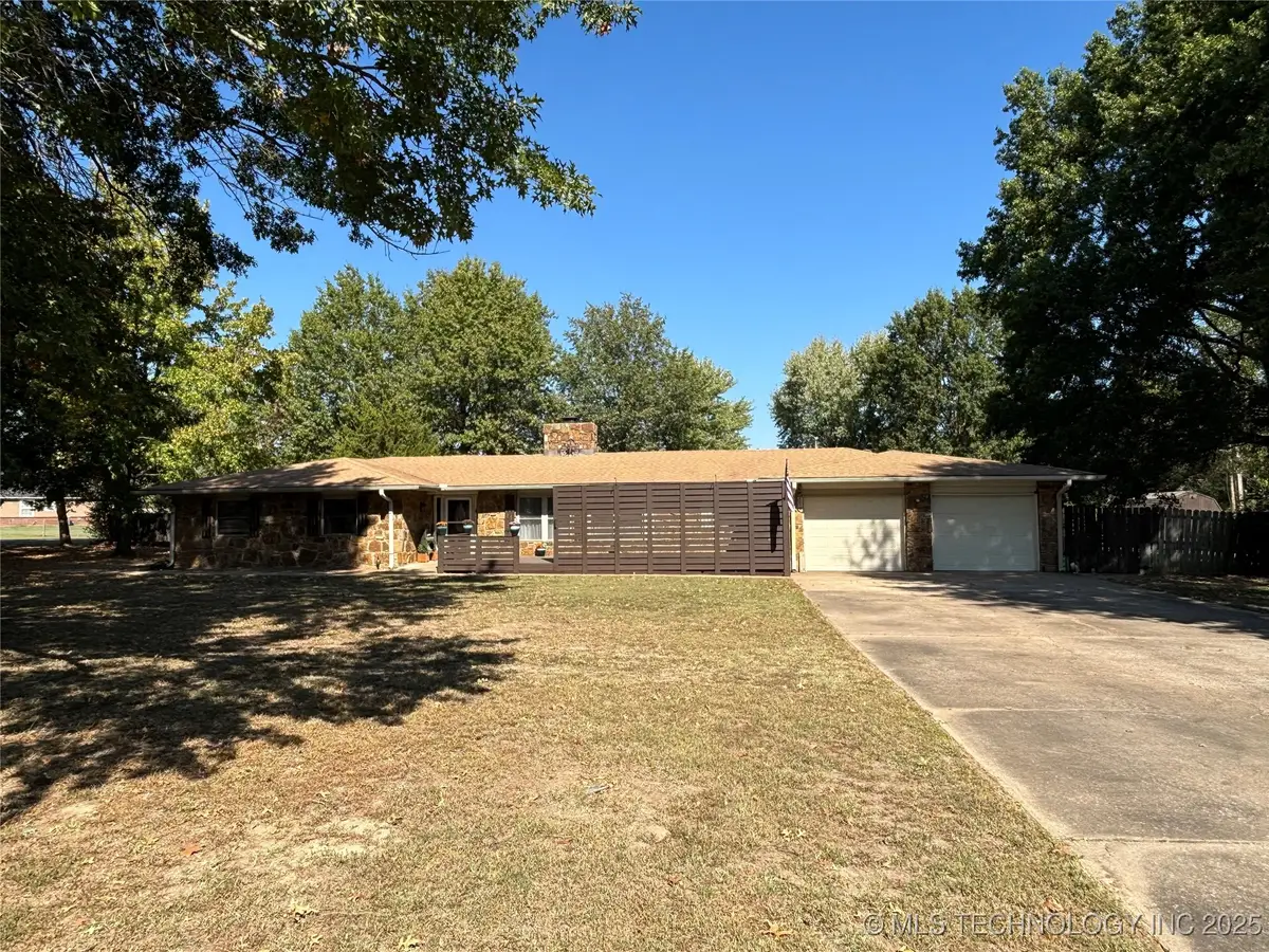 908 SW 21st Street, Wagoner, OK 74467 - Image #1