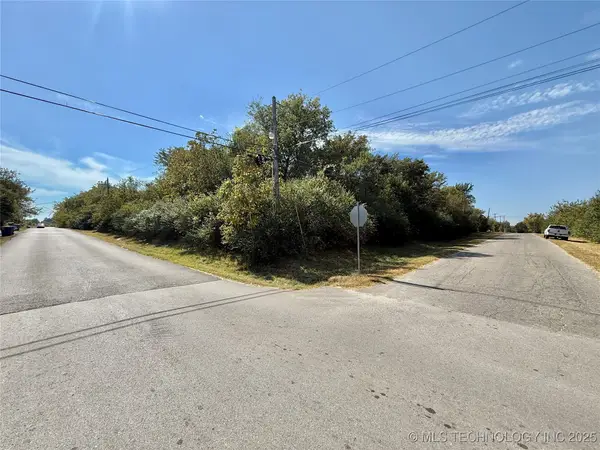 1406 S Filmore Avenue, Wagoner, OK 74467