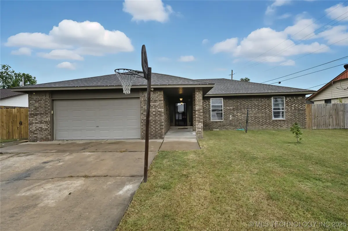 4921 S Bermuda Avenue, Sand Springs, OK 74063 - Image #1