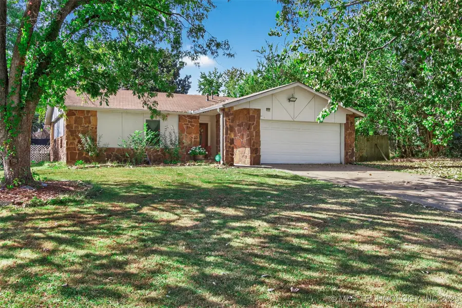 4004 S Cedar Avenue, Broken Arrow, OK 74011 - Image #2