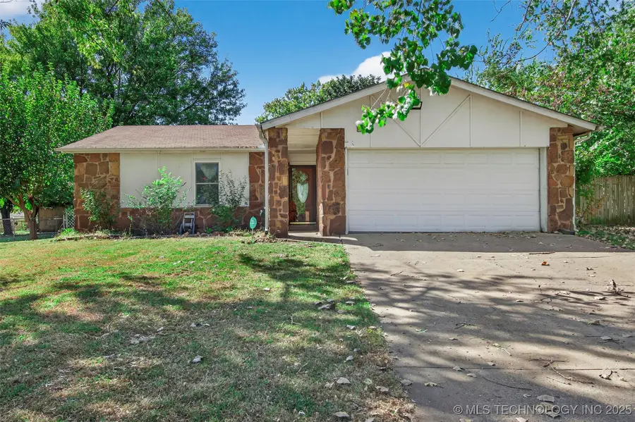 4004 S Cedar Avenue, Broken Arrow, OK 74011 - Image #3