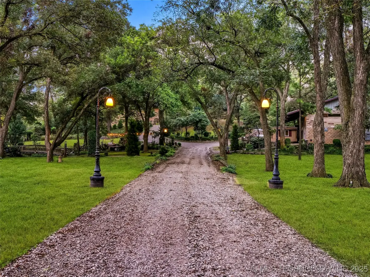 21461 E Apache Street, Catoosa, OK 74015 - Image #1