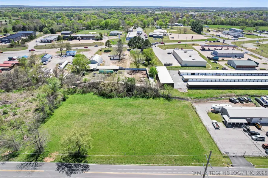 1110 N 3rd Street, Grove, OK 74344 - Image #3