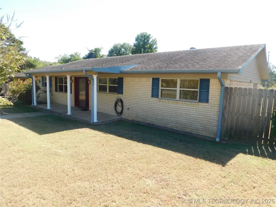 2416 N Madison Street, Hugo, OK 74743 - Image #3