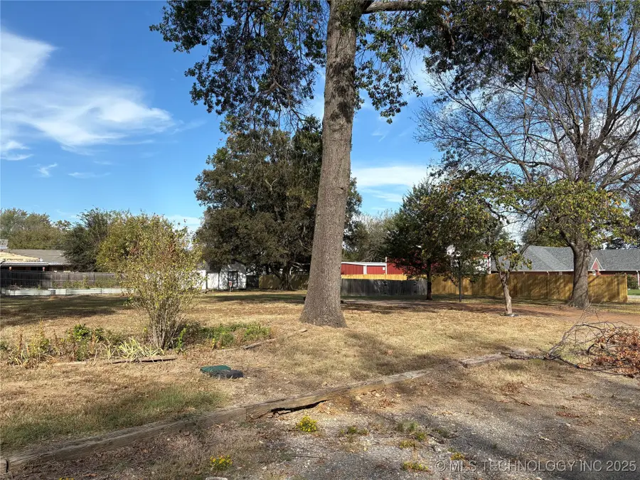 701 NE 4th Street, Wagoner, OK 74467 - Image #3