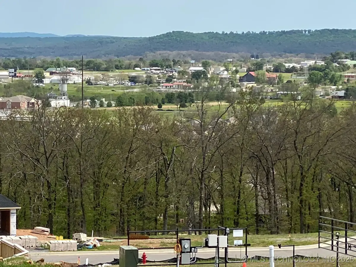 825 Ridgeview Drive, Tahlequah, OK 74464 - Image #1