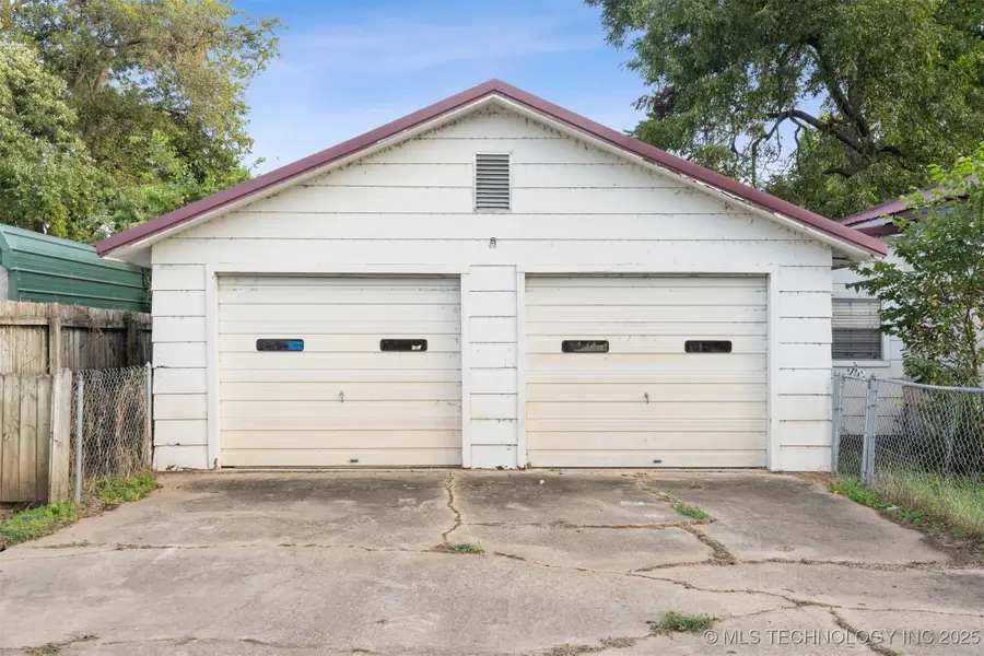 209 W Mccorkle Street, Webbers Falls, OK 74470 - Image #2