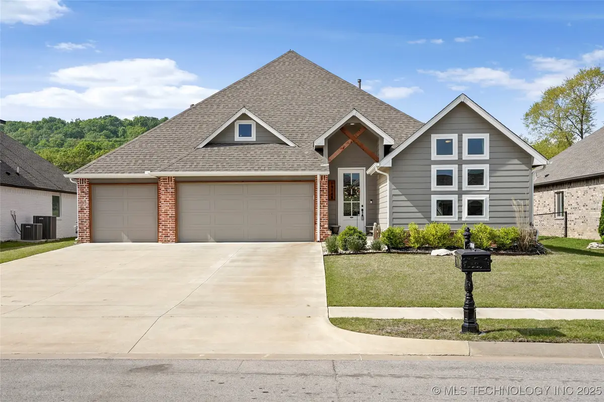 19148 E Chinquapin Drive, Catoosa, OK 74015 - Image #1