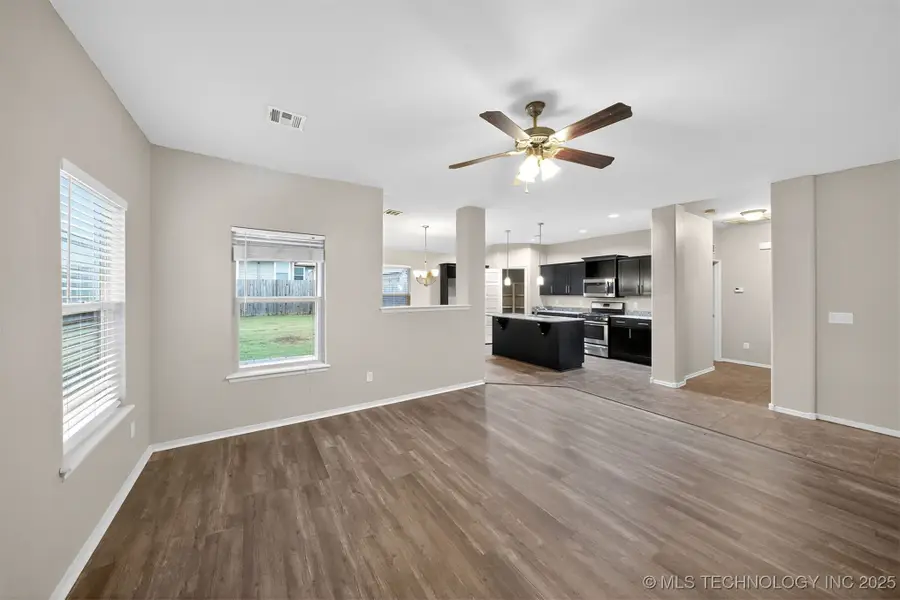 10903 N 120th Avenue N, Owasso, OK 74055 - Image #2