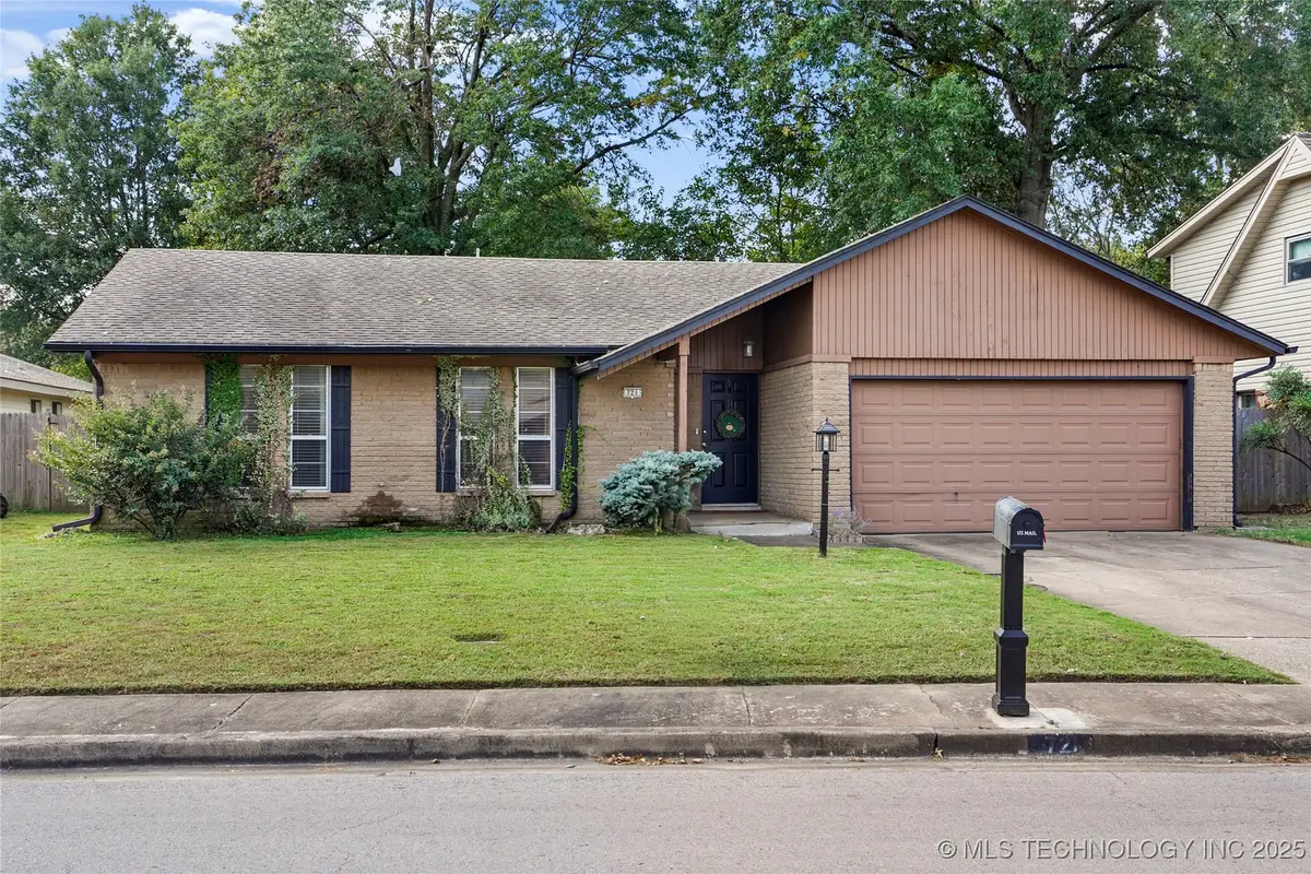 721 W Boston Street, Broken Arrow, OK 74012 - #1