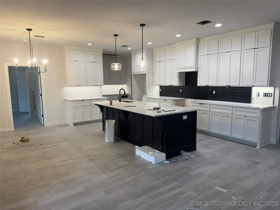 1471 N Angus, Tahlequah, OK 74464 - Image #2