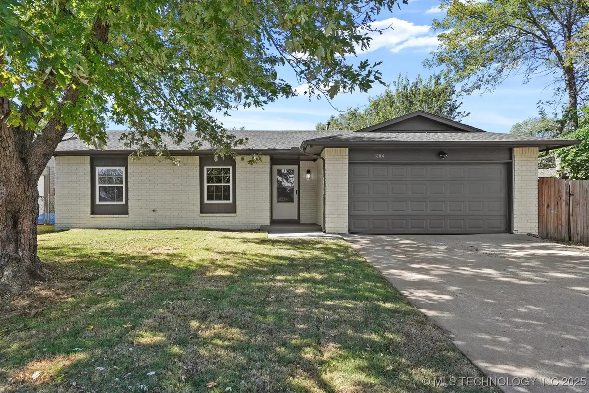 1604 S Pine Avenue, Broken Arrow, OK 74012 - #1