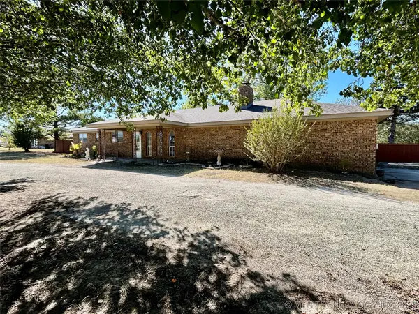 12636 N County Road 3395, Stratford, OK 74872