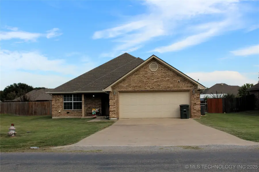 908 N 3rd, Calera, OK 74730 - Image #2