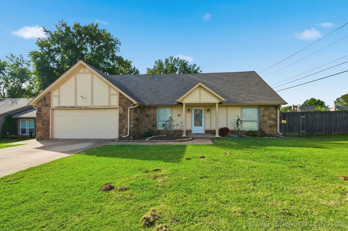 6500 Birch Avenue, Broken Arrow, OK 74011 - Image #1