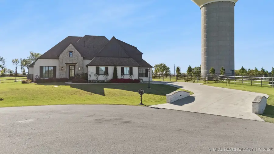 6131 N Creekwood Drive, Owasso, OK 74055 - Image #3