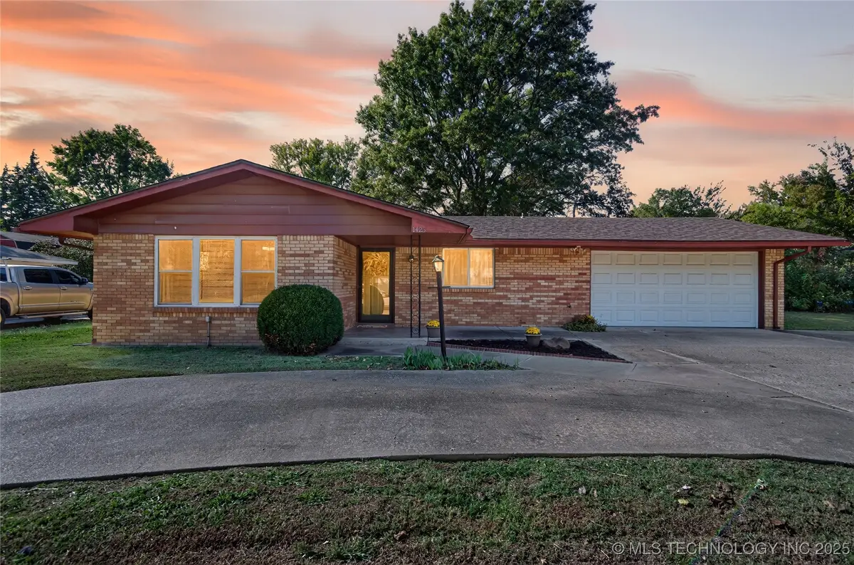 1425 S Madison Boulevard, Bartlesville, OK 74006 - Image #1