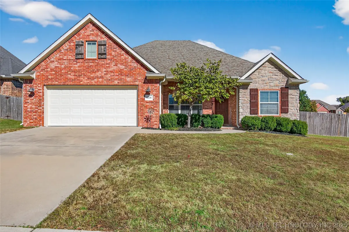 5526 Nottingham Place, Bartlesville, OK 74006 - Image #1