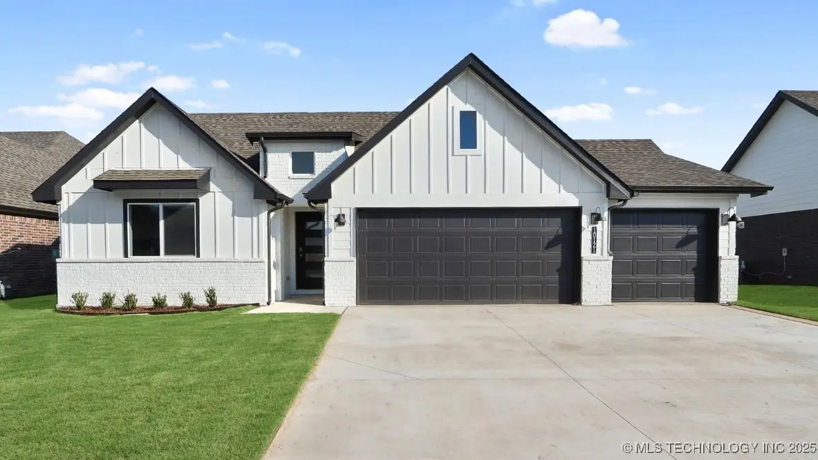10121 E 131st Place S, Bixby, OK 74014 - Image #1