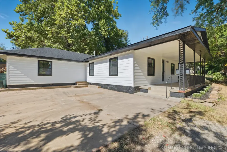 205 N Kates Avenue, Claremore, OK 74017 - Image #2
