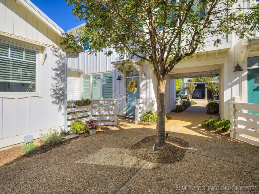 29 Boardwalk Avenue #C, Carlton Landing, OK 74432 - #3